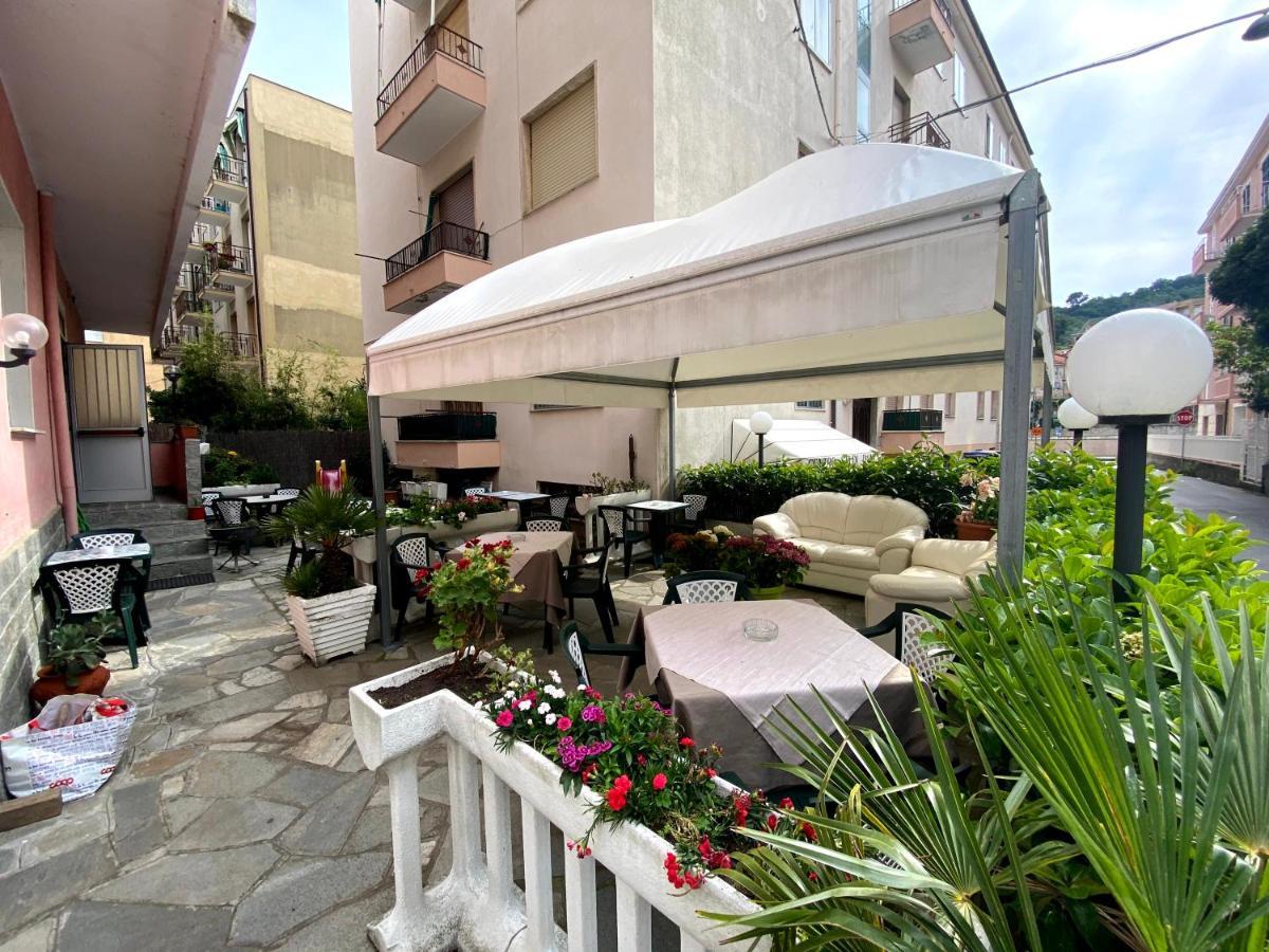 Hotel Riz Finale Ligure Exterior photo